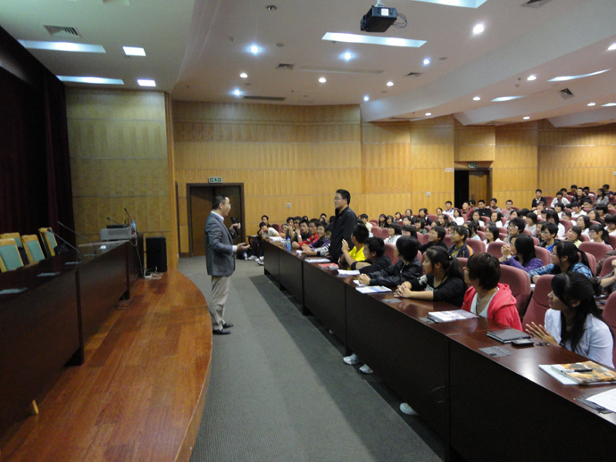 学风建设月之“做最好的自己——经赢你的大学”讲座圆满举办